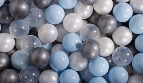 MeowBaby® zostava plastových guličiek 300ks ?7cm baby blue, biele, strieborné, transparentne